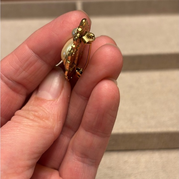 Vintage Gold Tone Faux Pearl Brooch - Victorian Revival Filigree Pin - Picture 6 of 11